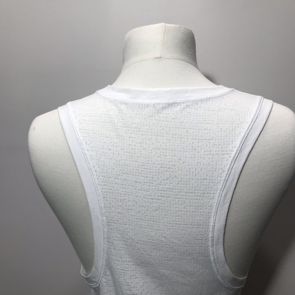 Lululemon tank size 6 Like new - Picture 2 of 5